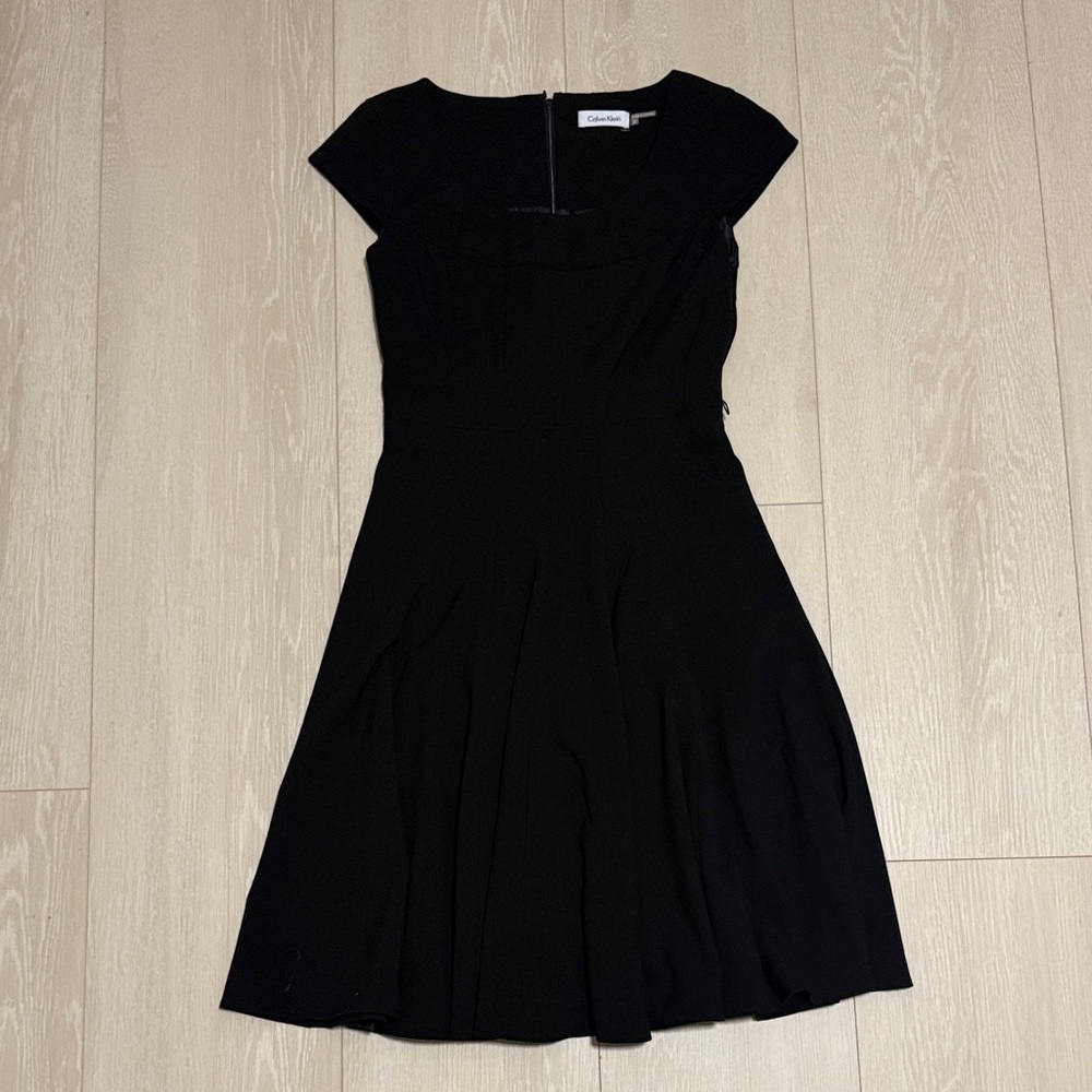 Calvin Klein Black Short Sleeve Midi Dress - Picture 2 of 8